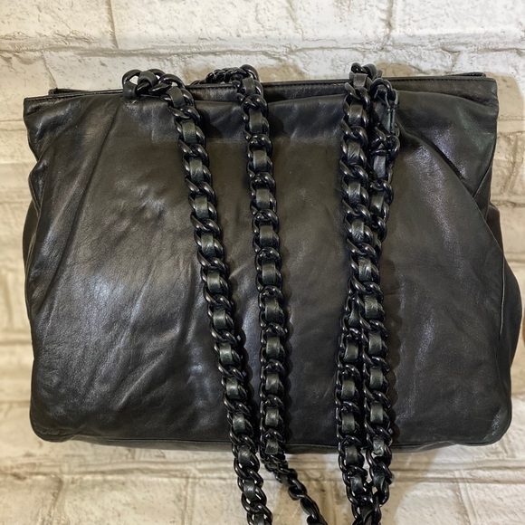 Prada Milano Italian leather handbag/shoulderbag - Picture 4 of 11